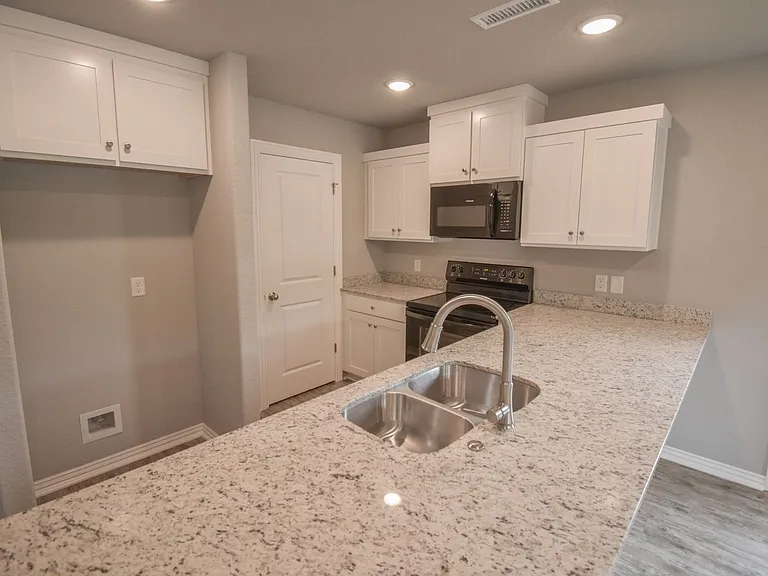 134 S Woodsprings Dr — Photo 4