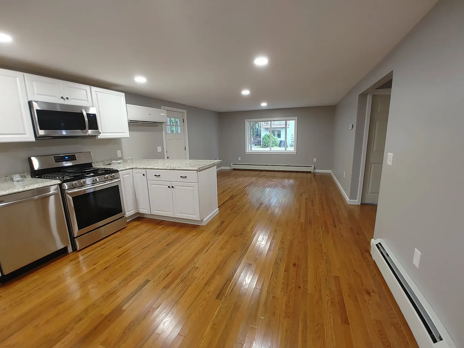 2 bed, 1100 sqft, $1,850 — Photo 3
