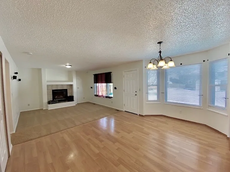 8065 Vectra Dr — Photo 4
