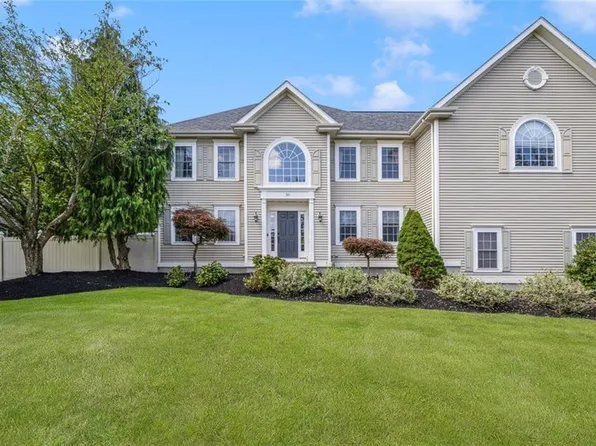 50 Millers Brook Dr, Cumberland, RI 02864