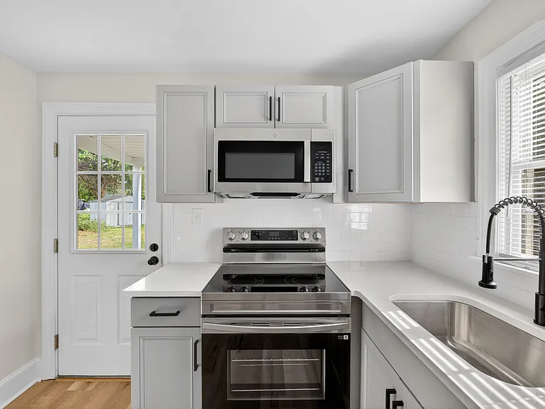 2813 Jackson Dr — Photo 40
