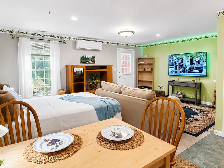 647 Lucky Leaf Cir #B — Photo 1