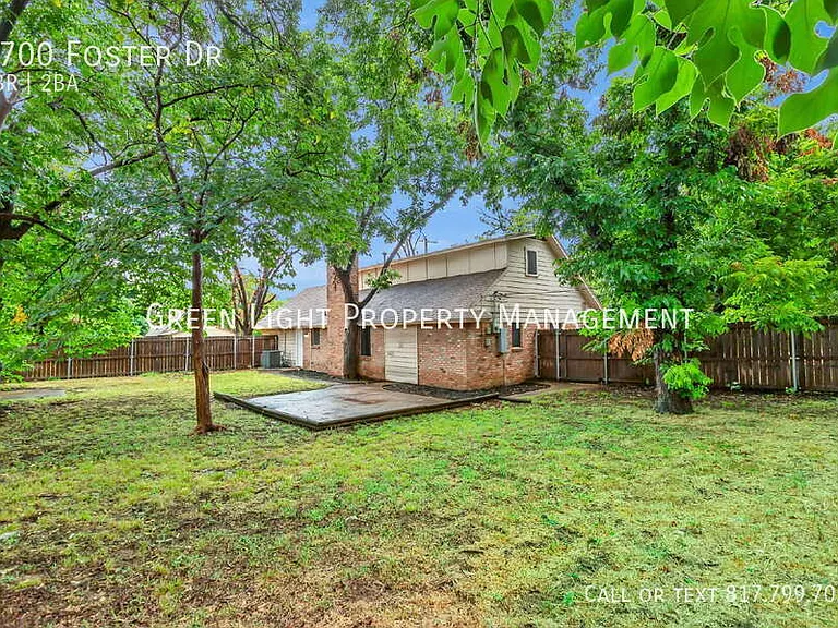 1700 Foster Dr — Photo 29