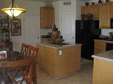 Large Kitchen w/Island & Corian Counter