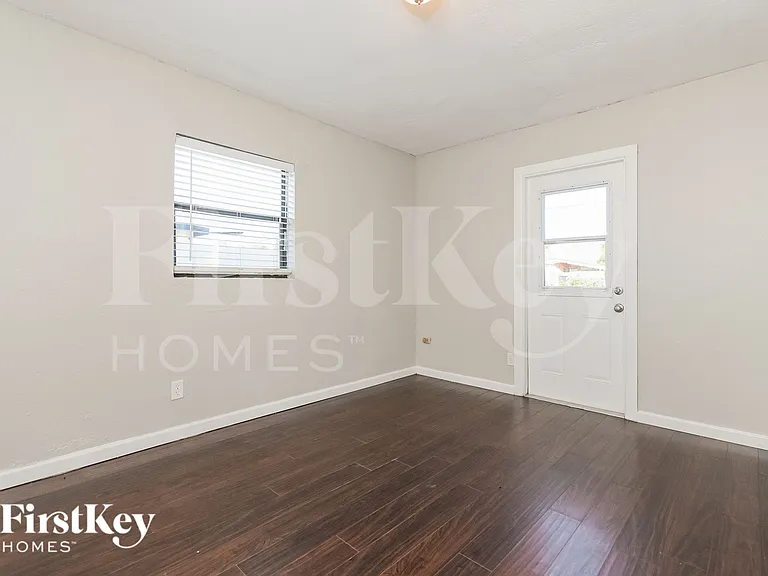 7706 Aviano Ave — Photo 12