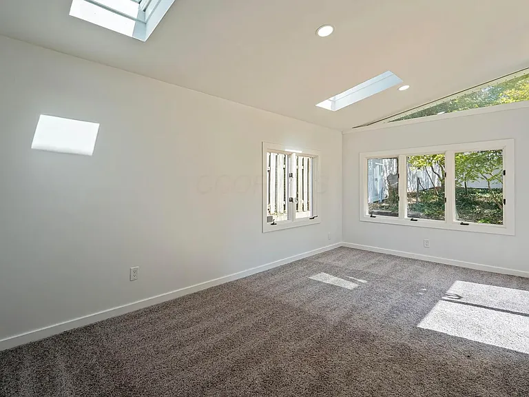 5584 Morning St — Photo 6