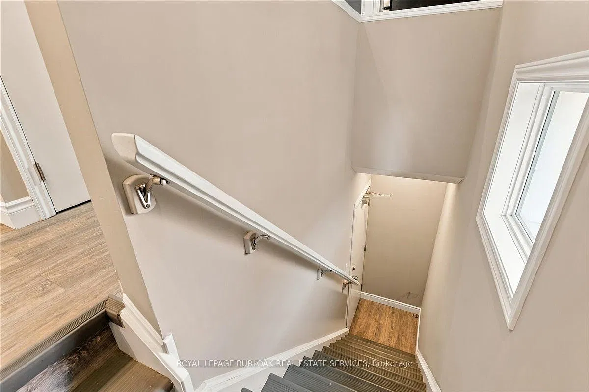 3 bed, $2,100 — Photo 4