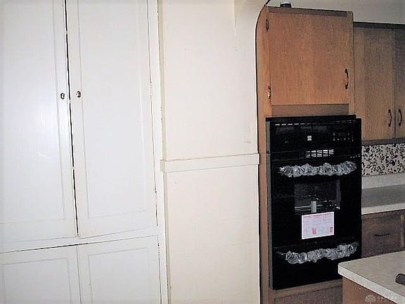 5th image of 306 W Norman Ave