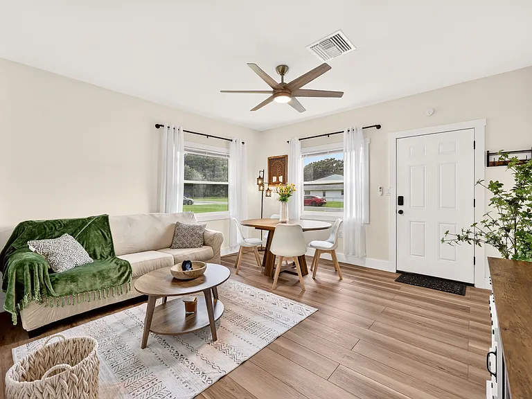 705 NW 64th Pl — Photo 8