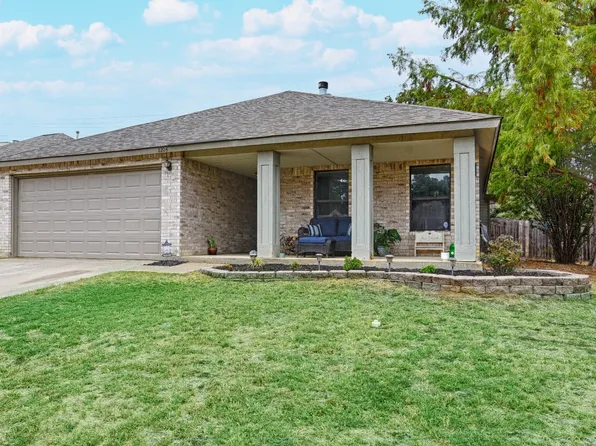 2204 Brazos Dr, Corinth, TX 76210