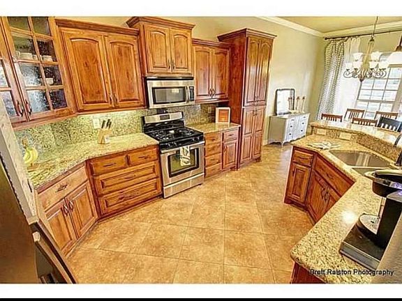 4th image of 4102 Staverton Dr