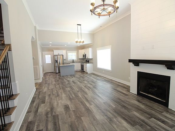 3rd image of 196 Eastview Cove Dr SE Lot 1