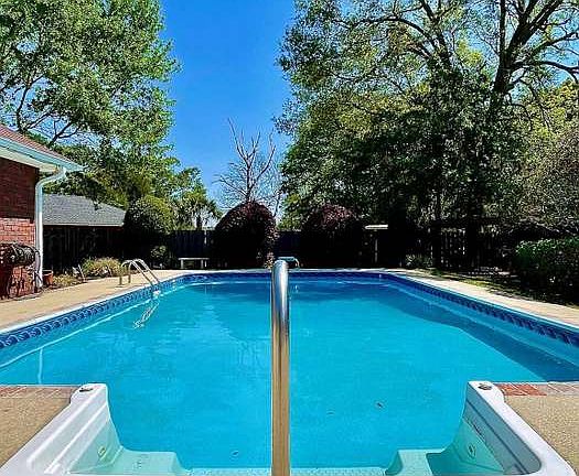 2nd image of 1277 Solomon Cir