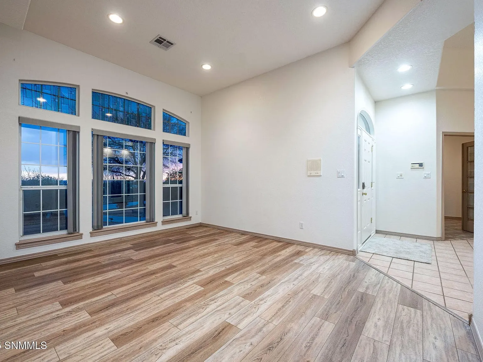 4 bed, 2190 sqft, $2,900 — Photo 2