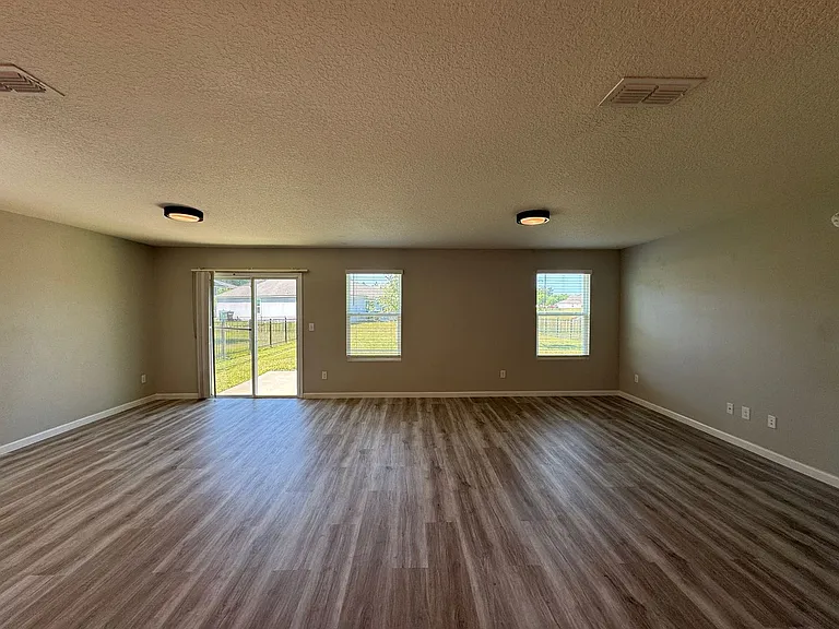 217 Brooklet Cir — Photo 14