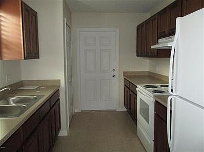 2nd image of 1022 Queen St