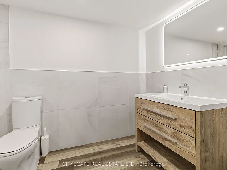 135 Innville Cres — Photo 19