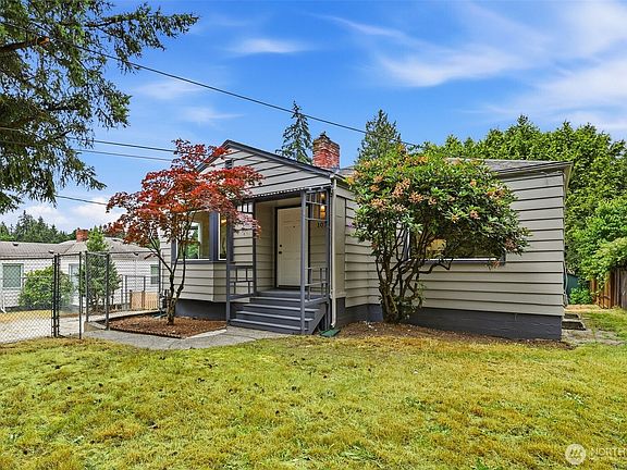 2nd image of 10713 15th Avenue NE
