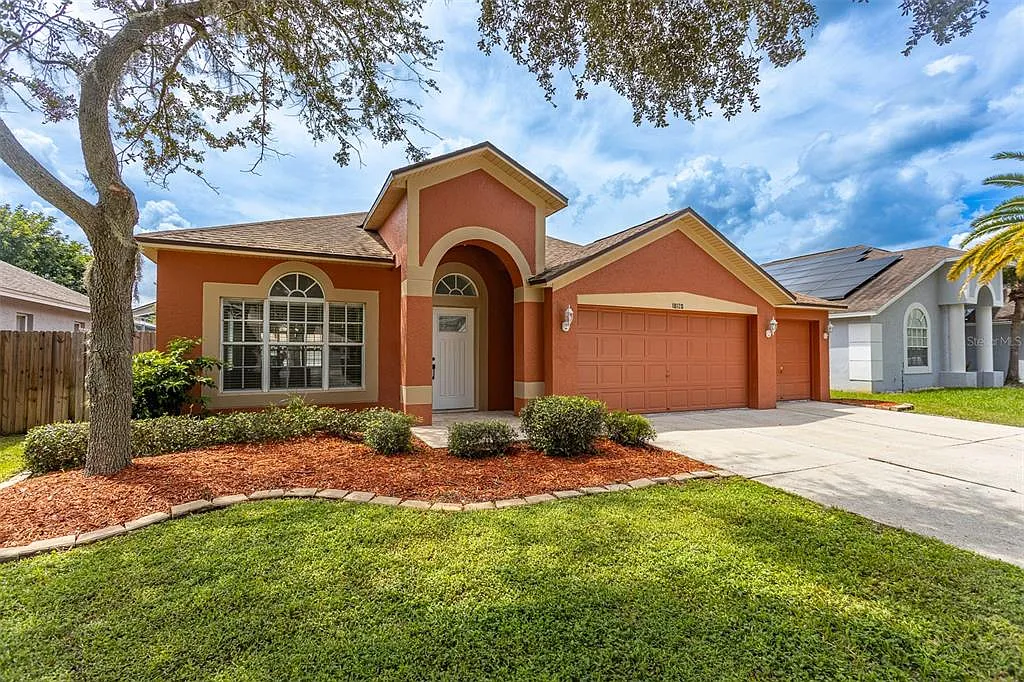 3 bed, 2.0 bath, 1550 sqft, $2,600 — Photo 2