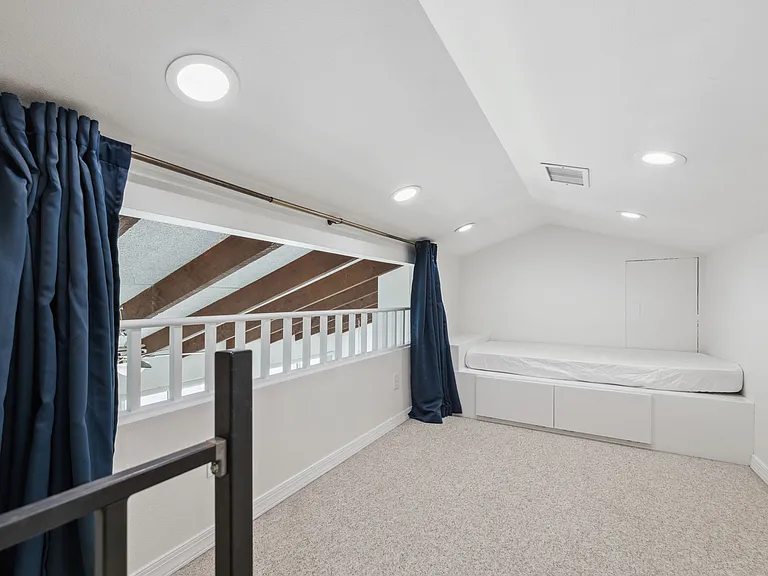 1401 Gulf Blvd #206 — Photo 31