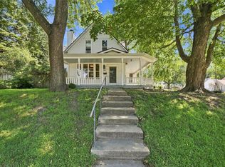 600 E 3rd St, Pella, IA 50219