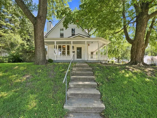 600 E 3rd St, Pella, IA 50219