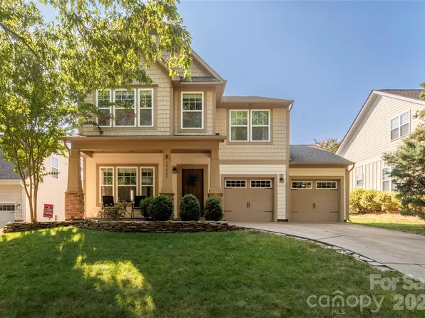 19925 Wooden Tee Dr, Davidson, NC 28036
