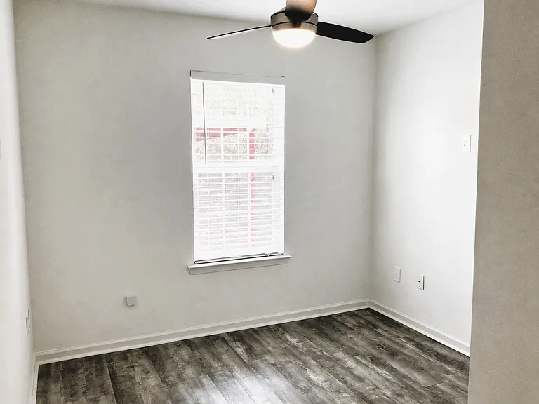 5054 W University Blvd #A — Photo 8