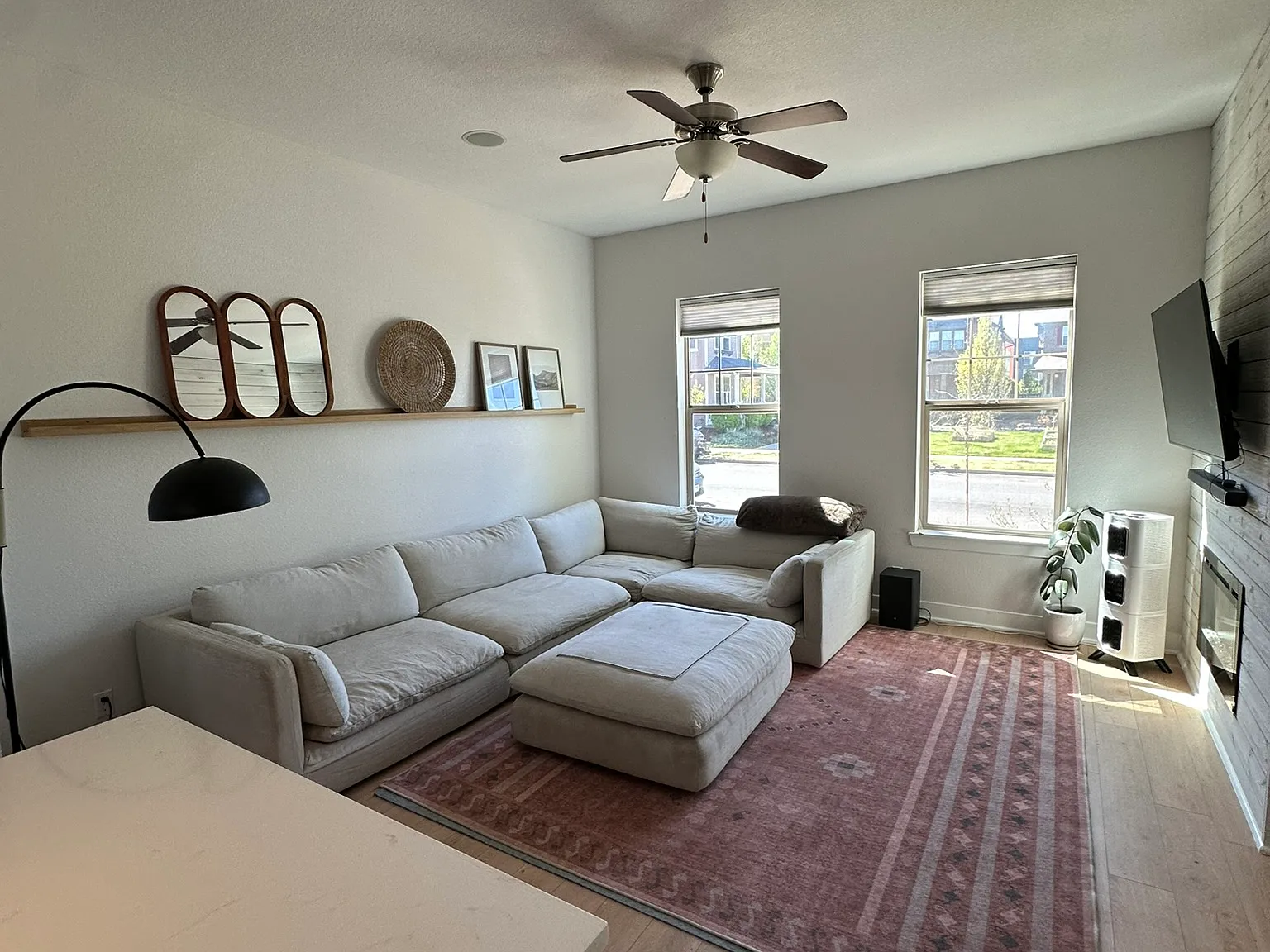 4 bed, 3.5 bath, 2316 sqft, $4,800 — Photo 2