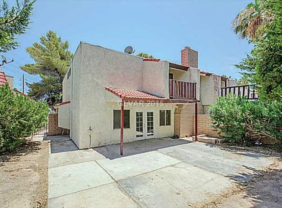 3rd image of 4839 Rollingwood Cir