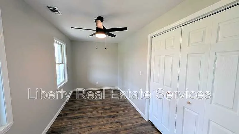 2 bed, 1.0 bath, 988 sqft, $1,250 — Photo 4