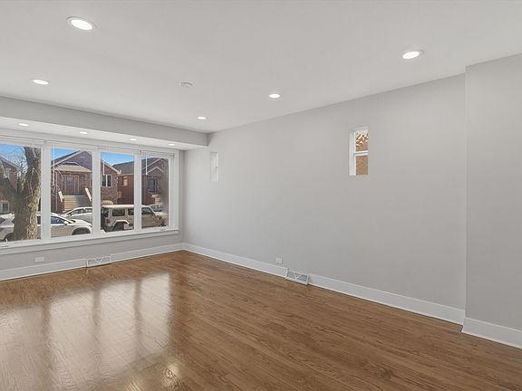 5th image of 5400 S Nashville Ave