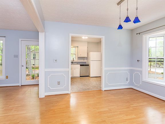 4th image of 246 Jefferson Dr