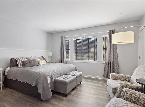 3rd image of 4532 Broadway St APT 1N