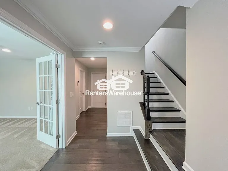 521 Charles Porteus Ln — Photo 4