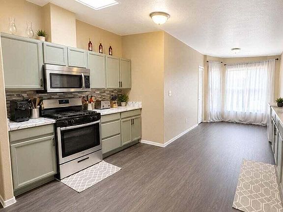 4th image of 15967 W El Tiro Rd