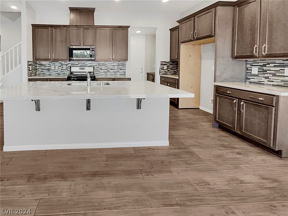 2nd image of 10376 Alcoy Ln