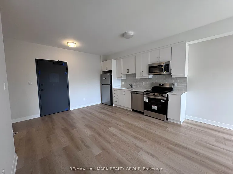 2370 Tenth Line Rd #302 — Photo 5