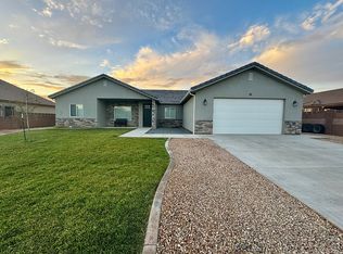 36 W Sedona Valley Rd, Kanab, UT 84741