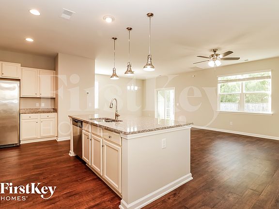 5th image of 516 Glady Rd