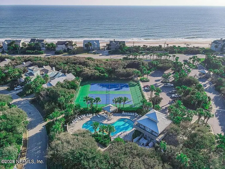 692 Sand Isles Cir — Photo 40