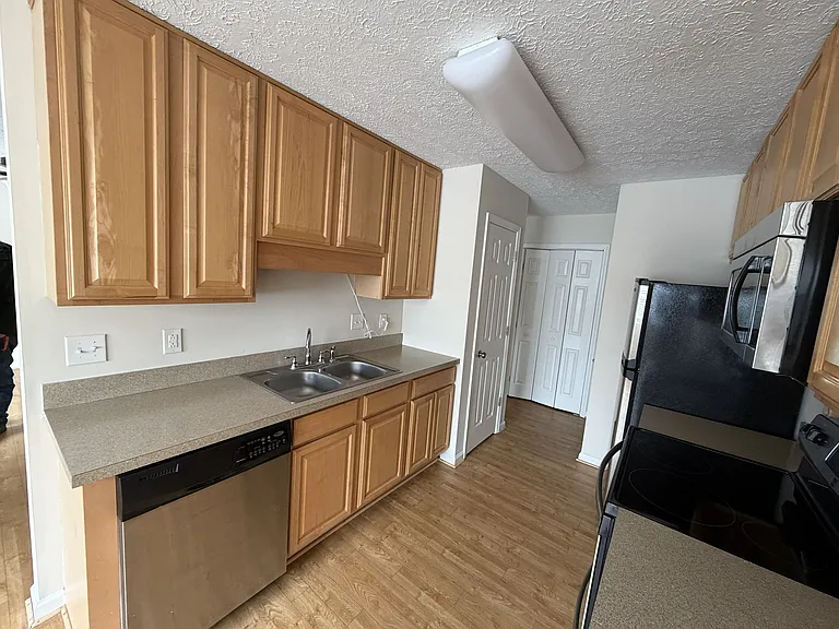 Commonwealth Senior Living at Radford — Photo 24