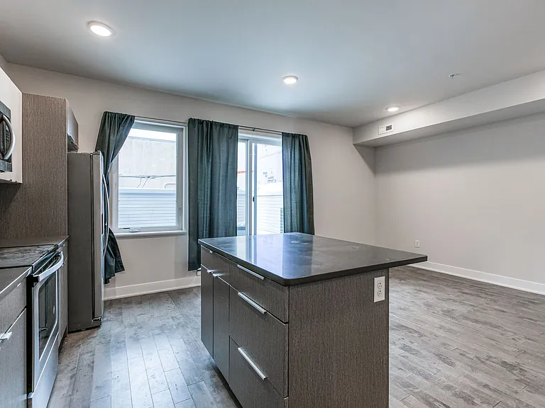 Brand New Luxury Apartments — Photo 45