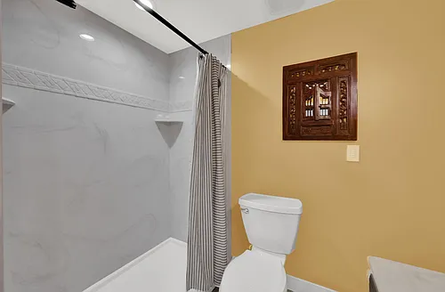 169 E 4th Ave #B Photo 1 169 E 4th Ave #B Photo 1