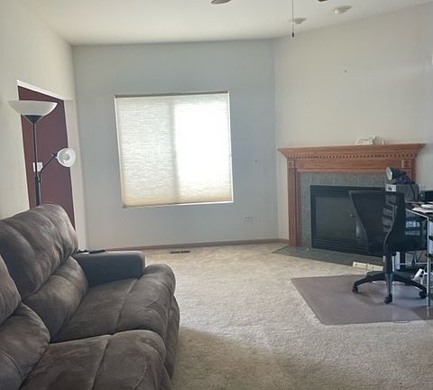 4th image of 1600 Fieldstone Dr S
