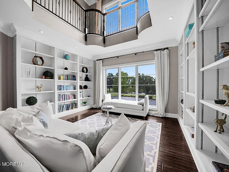 2 Hop Brook Ln — Photo 32