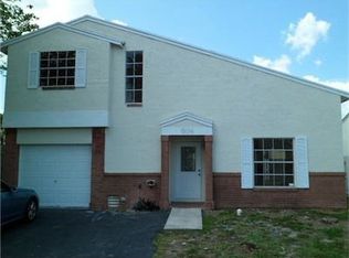 904 Cumberland Ter, Davie, FL 33325