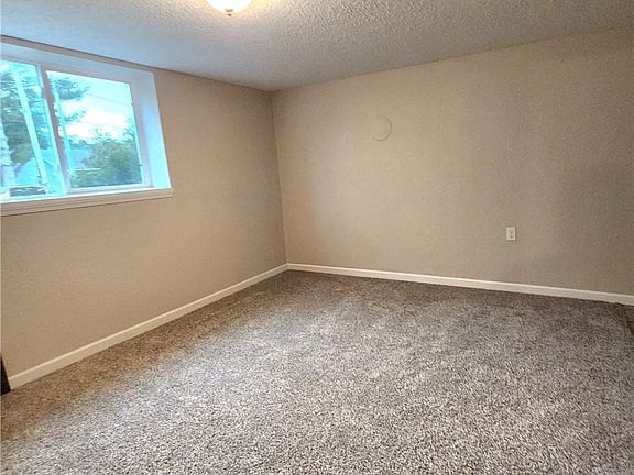 5th image of 615 E Bracklin Street