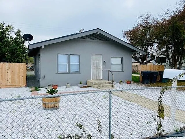 827 W Sweet Ave photo 1
