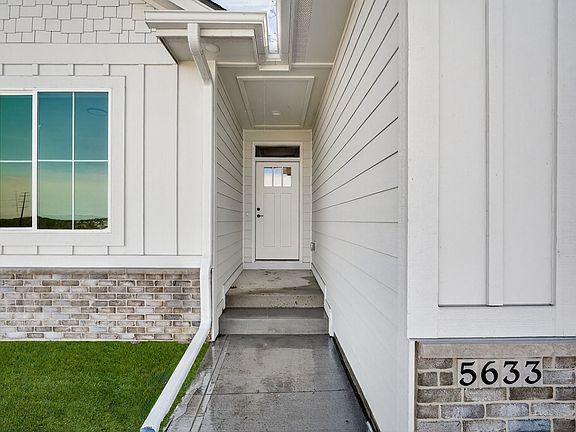 3rd image of 5633 Walnut Ridge Dr